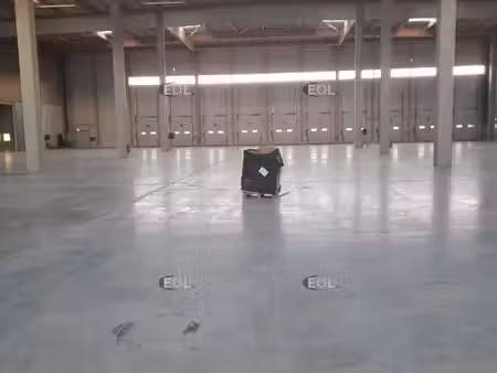 location entrepôt garons 30128 4000m² à 8200m²