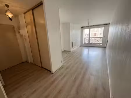 location appartement 1 pièce 29m²