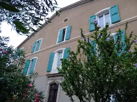 immeuble de rapport  5 appartements  garage et jardin