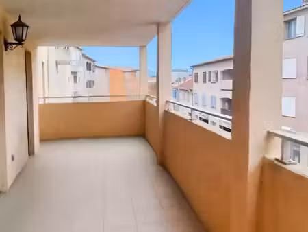 location appartement 3 pièces  67.76m²  carqueiranne