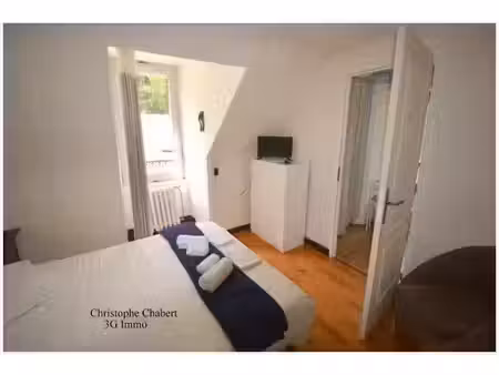 vente locaux professionnels à la bourboule (63150)  220 000 €