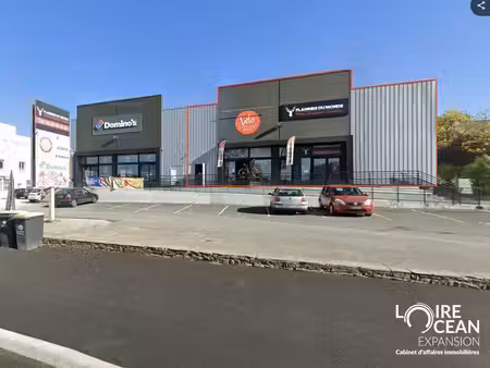 location local commercial 260m² ancenis 44150