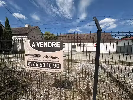 vente locaux professionnels 0 pièces 5496 m² à poigny (77160)  527 500 €