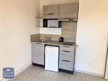 location appartement 2 pièces 37m² port st louis du rhone 13230