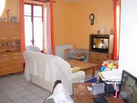location appartement 3 pièces 81 m² à la tour-du-pin (38110)