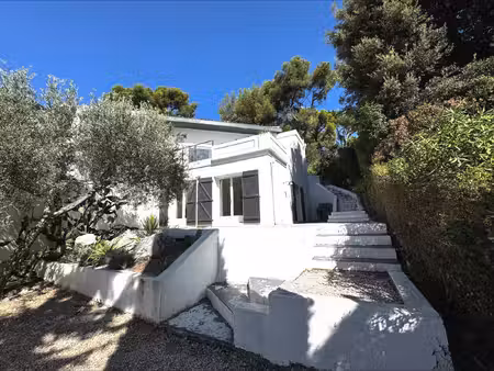 location maison 4 pièces 86m² cassis 13260