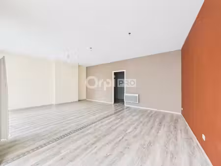 vente commerce vinay 38470 42m²