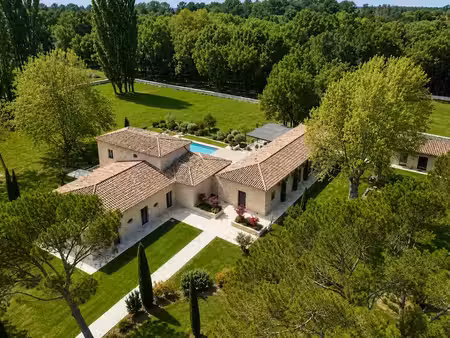 location meublée maison 15 pièces 520 m² à aix-en-provence (13090)  15 000 €