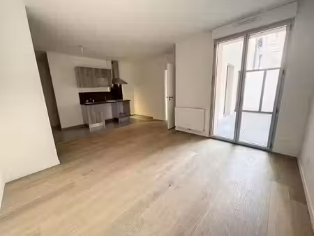 location appartement 1 pièce 44 m² à orléans (45000)