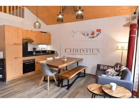 samoëns – charmant t3 avec mezzanine  à deux pas du centre 56 13 m² carrez / 85 54 m² au..