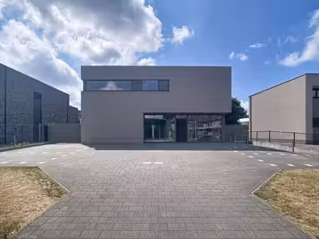 immeuble récent aux multiples possibilités