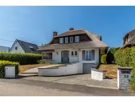villa de caractère avec garage et grand jardin