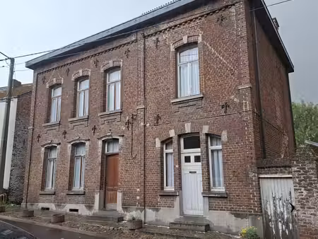 double maison 4 façades située dans un joli village