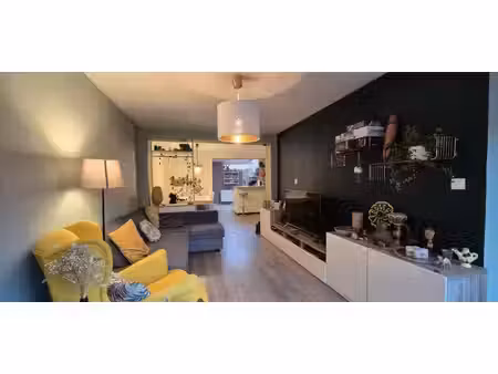 appartement triplex 2 chambres + bureau idéalement situé