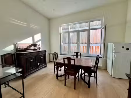 st gilles - pl stephanie - appartement 2ch