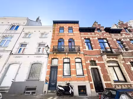 maison unifamiliale  amenagee en 6 studios