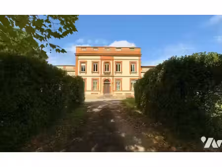 maison de luxe à vendre dans le quartier arc en ciel