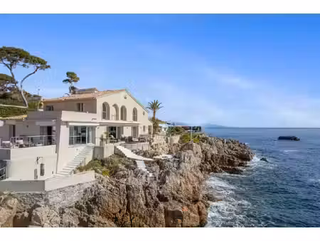 villa de luxe à vendre dans le quartier le cap