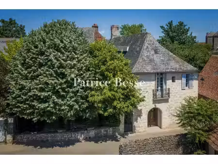 entre corrèze et dordogne  une ancienne auberge médiévale restaurée avec terrasse...