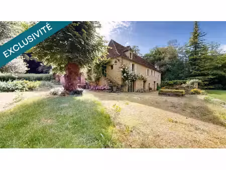maison en pierre a environ 7 km du bugue.