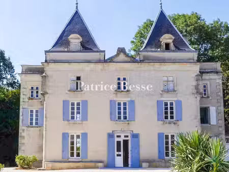 un logis raffiné et son parc au-dessus de saint-maixent-l'école
