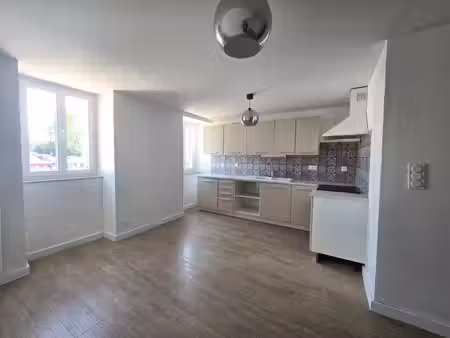 location appartement 3 pièces 46 m² à saint-palais (64120)
