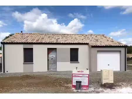 location maison 4 pièces 82 m² à blaye (33390)