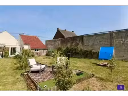 très grand terrain de 18 ares!