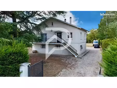 maison 6 pièces 136 m²