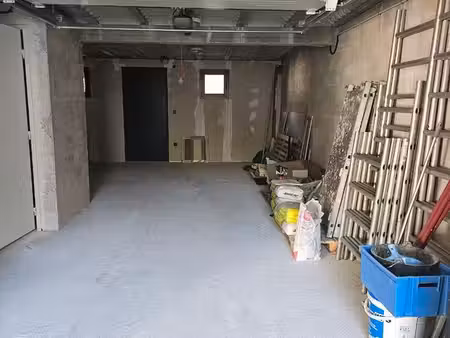 garage / box privatif 43 m² – stockage / atelier propre – joinville-le-pont