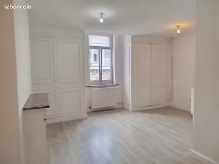 roubaix mairie – t2 de 41 m2 renove au 3eme etage