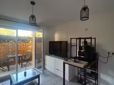 appartement 1 pièce 21 m2 / rdc