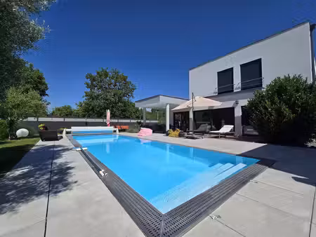 muntzenheim très belle propriété avec piscine