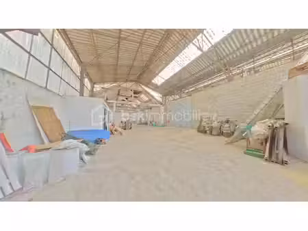 hangar de 770 m²