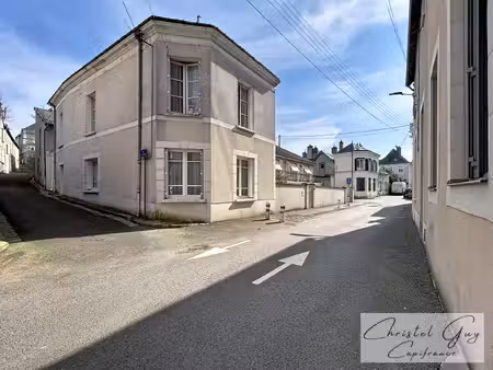 montval-sur-loir (72500)  maison de charme divisible à vendre 3 chambres  cour et dépendan