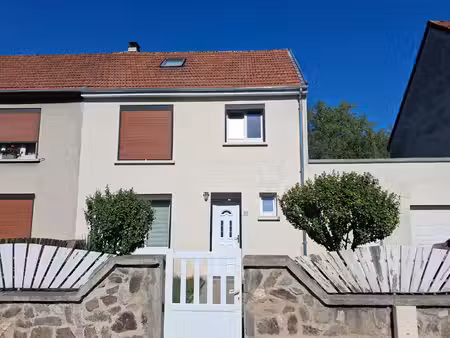 maison mitoyenne de 90 m2 sh avec un garage et un terrain à nouzonville