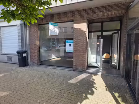 rez de chaussée commercial de +-100m² idéalement situé à ans