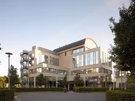 renovated offices to let as from 180 m² up to 8.000 m²