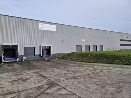 entrepôt de 2.200m²