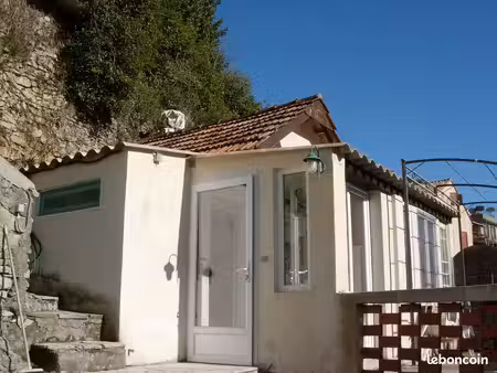 particulier propose à la location petite maison de pêcheur