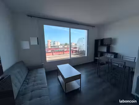 location studio meublé + balcon