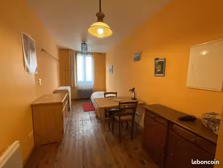 studio 1 pièce 25 m²