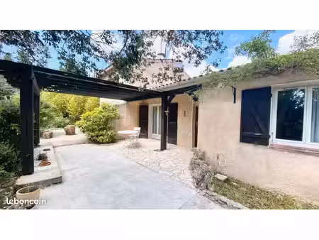 villa t5 de 135 m2 sur 2.134m2 de terrain