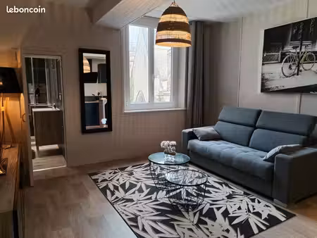 studio meublé place saint sauveur