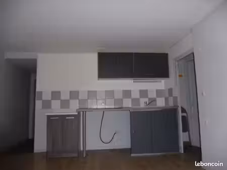 chaumont centre-ville  f4  68 m²  desservi par la fibre  très lumineux  proche de la basil