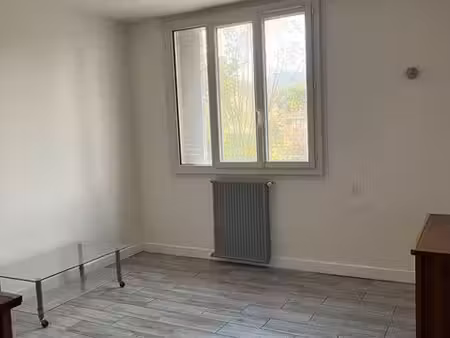 2 pièces 27 m² secteur mairie  pathé  campus echirolles