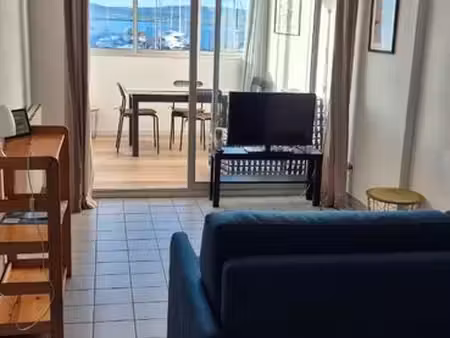 à louer — studio meublé avec loggia à frontignan plage (bail étudiant sept. 2026 – 15 juin
