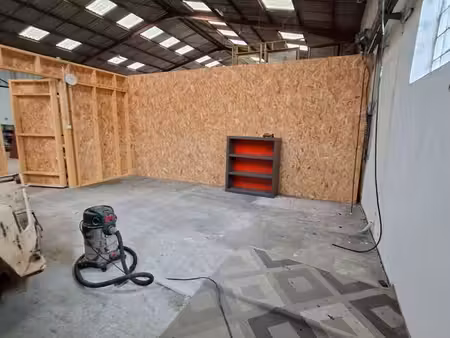 box fermé 37m2 a louer biarritz