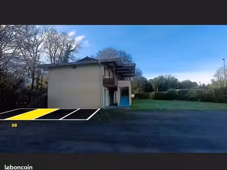 pessac centre - place parking sécurisée - tram b à 1 min
