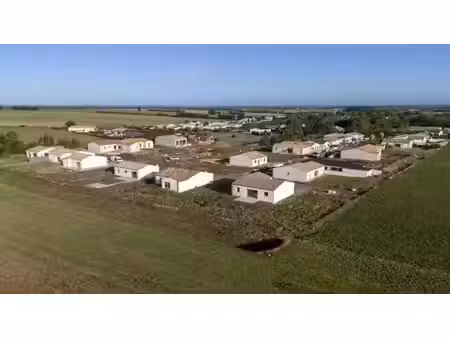 vente terrain 441 m² à courçon (17170)  68 000 €